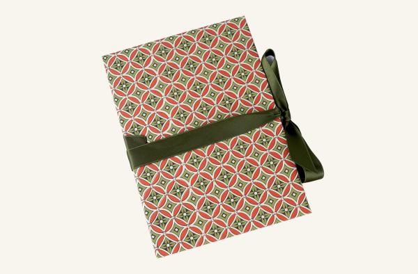 Leporello with small green roses